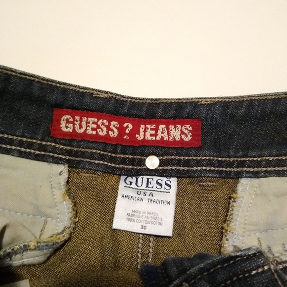 Size 30 Guess dark jean shorts - Picture 3 of 3